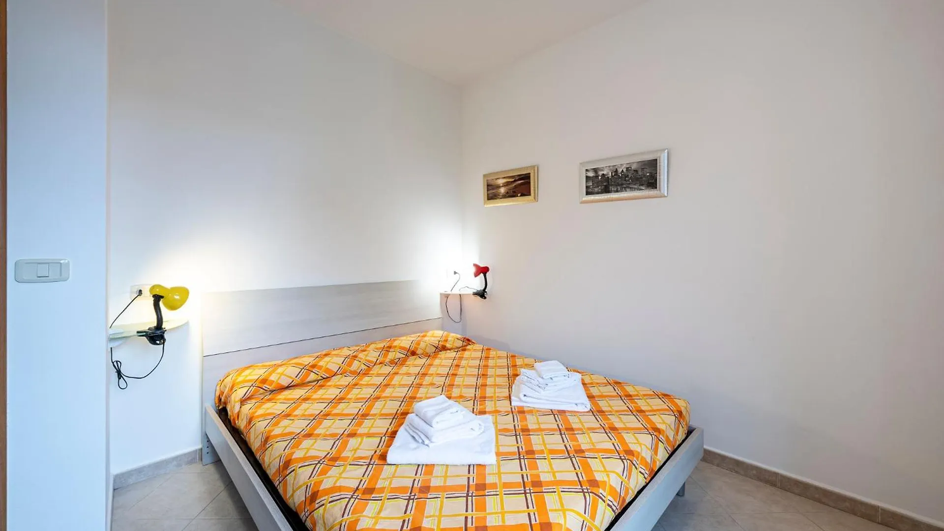 Apartment Casgian - 100 Mt From The Beach, House With Garden And Air Conditioning Marina di Grosseto Italy